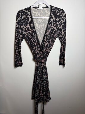 DIANE VON FURSTENBERG | 100% Silk Ballerina Faux Lace Wrap Dress